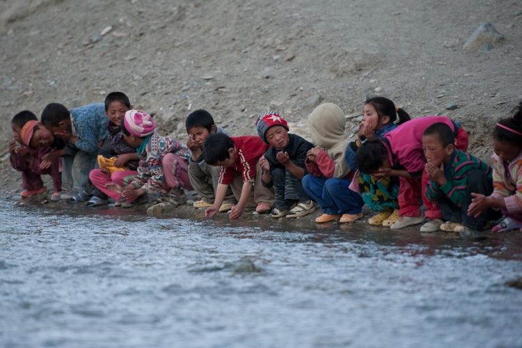 Přenosná umyvadla pro tibetské nomády