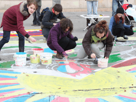 TIBETSKÁ A UKRAJINSKÁ VLAJKA V CENTRU OSTRAVY